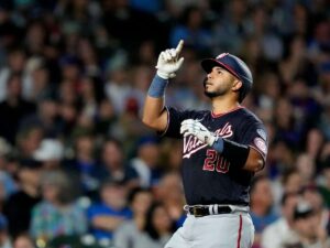 Keibert Ruíz desató su poderío ofensivo contra Miami
