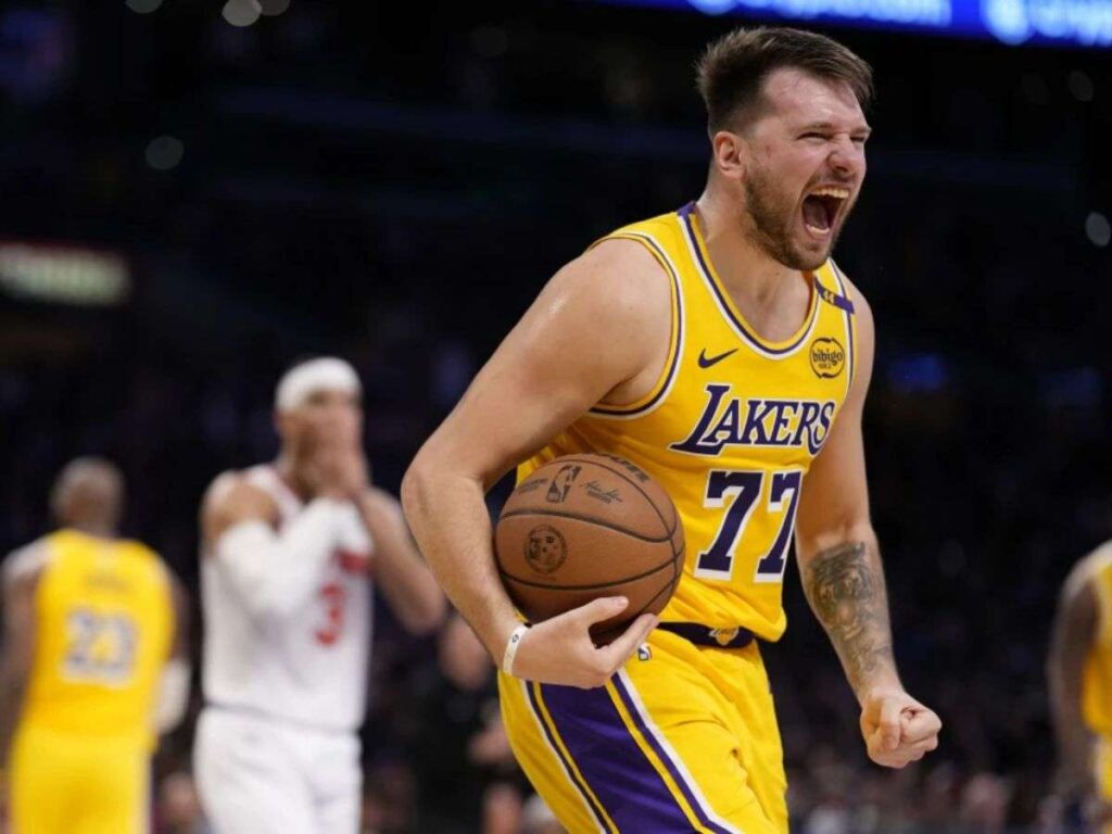 Doncic y James la dupla de poder lideró victoria de Lakers