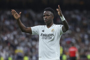 El delantero brasileño del Real Madrid Vinicius Junior en el estadio Santiago Bernabéu en foto de archivo de Kiko Huesca. EFE