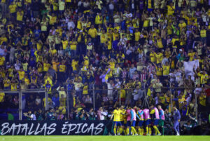 Jugadores del América celebran un gol este miércoles, en el partido de vuelta de los octavos de final de la CONCACAF Champions Cup 2025, en el estadio Ciudad de los Deportes de Ciudad de México (México). EFE/ Sáshenka Gutiérrez