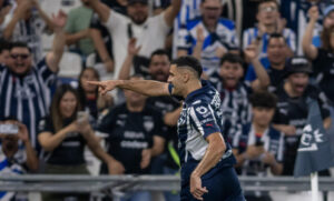 German Berterame de Monterrey celebra este martes, durante el partido de vuelta de la primera ronda de la Copa de Campeones Concacaf 2025 entre Monterrey y Forge FC en el estadio BBVA, en Monterrey (México). EFE/ Miguel Sierra