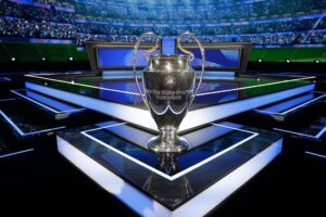 El trofeo de la Liga de UEFA Champions League. EFE/EPA/SEBASTIEN NOGIER