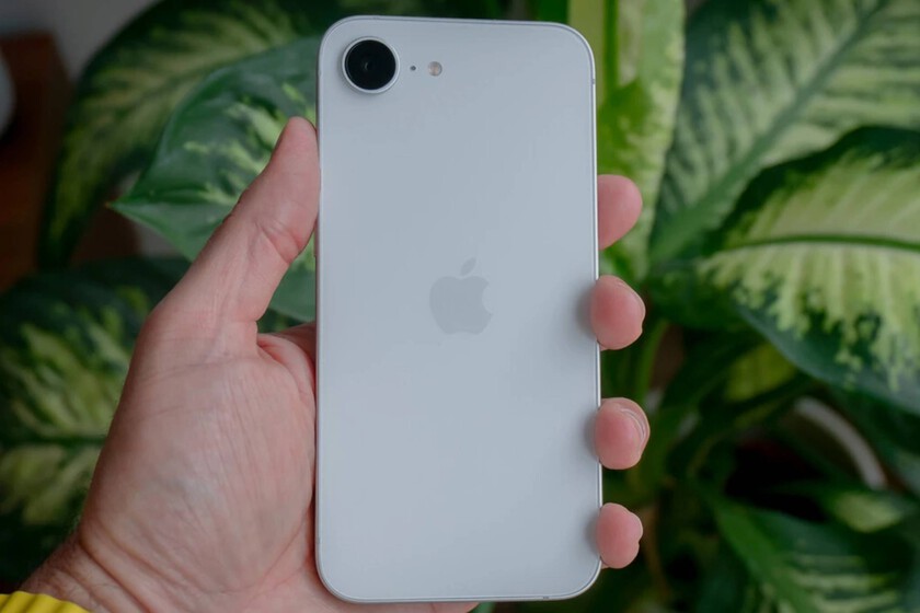 Apple Intelligence ha llegado (al fin) a España y este es el iPhone más barato en el que podrás disfrutar de ella