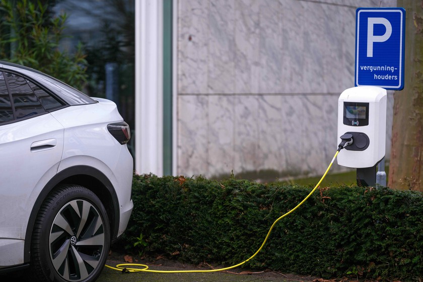 Un estudio ha analizado qué coches son los que más valor pierden pasados cinco años y la respuesta clara: eléctricos