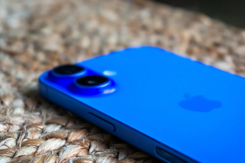 Si buscas un buen iPhone, mucho ojo a la última oferta de MediaMarkt en este modelo compatible con Apple Intelligence