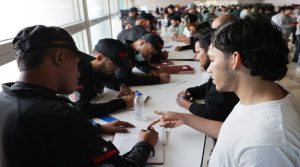 35 migrantes venezolanos rescatados de Guantánamo llegaron en último vuelo de Vuelta a la Patria