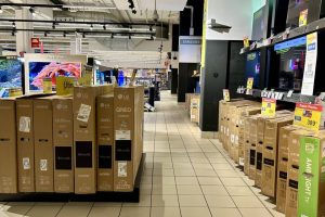 Carrefour deja a precio imbatible esta tele QLED de 75 pulgadas con Google TV