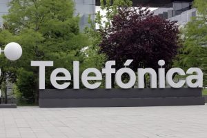 Tras años de fracasos, Telefónica ha salido poco a poco de Latinoamérica. De Perú ha salido directamente corriendo