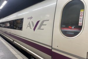 Renfe aspiraba a ganar 5.000 millones de euros con un AVE en EEUU copiando a Japón. Su Gobierno acaba de matarlo