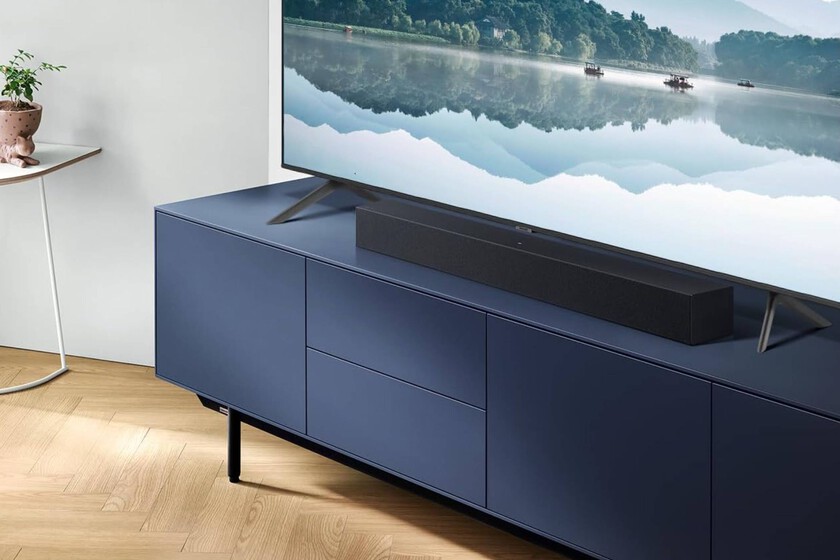 Esta barra de sonido es una de las más compactas del mercado. Es de Samsung y cuenta con NFC y Bluetooth