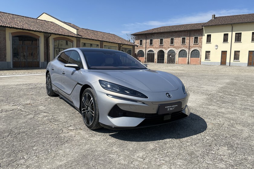 este coche chino de BYD mira a la cara de muchos europeos de 100.000 euros