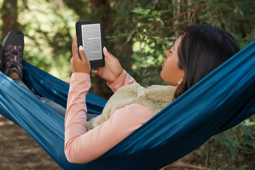 El Kindle ha vuelto a bajar de precio y tiene un buen descuento para regalarlo en el Día del Libro