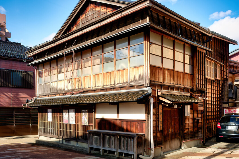 Un comprador está convirtiendo casas, templos y fábricas abandonadas de Japón en alojamientos turísticos: China