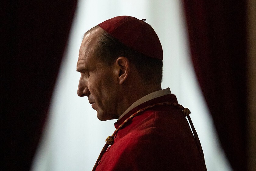 El éxito de 'Cónclave' en las salas de cine parecía cosa del pasado. Hasta que se murió el Papa