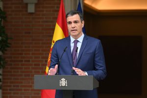 Pedro Sánchez confía en recuperar el suministro "pronto" sin dar plazos y pide cautela y "un uso responsable del móvil"