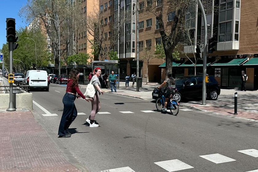 Sin semáforos por el apagón, España vivió un auténtico experimento libertario de movilidad. Y salió bastante bien