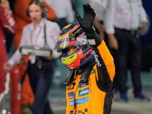 Piastri logró la pole en Bahrein