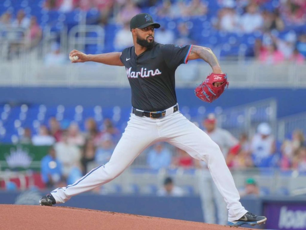 Sandy Alcántara logró segundo triunfo