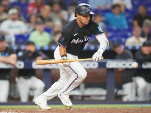 Javier Sanoja destacó en paliza de los Marlins