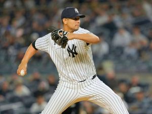 Carlos Carrasco dominó a Kansas City