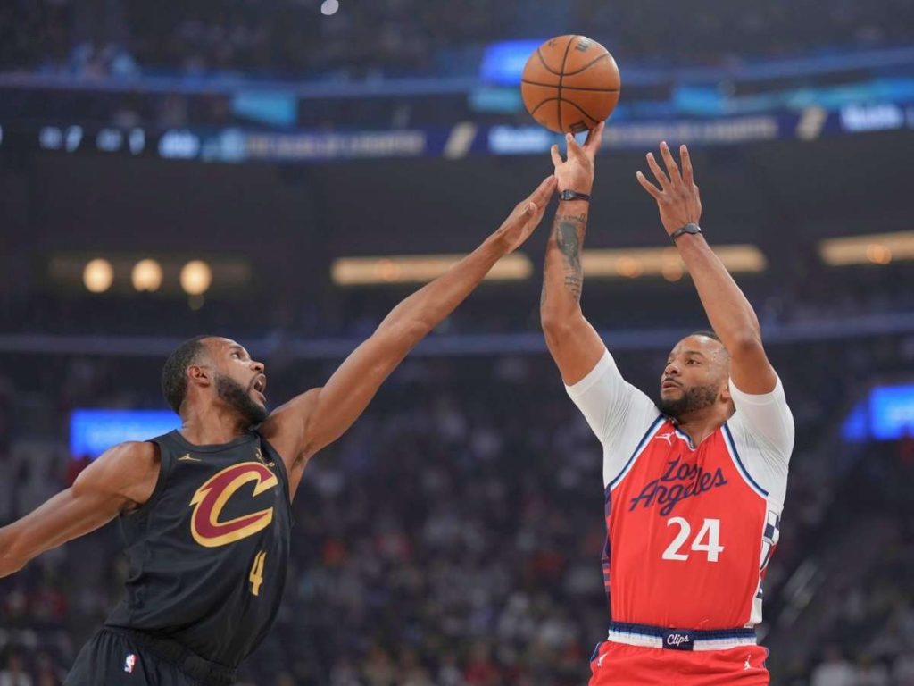 Evan Mobley obtuvo el premio al Jugador Defensivo del Año en la NBA