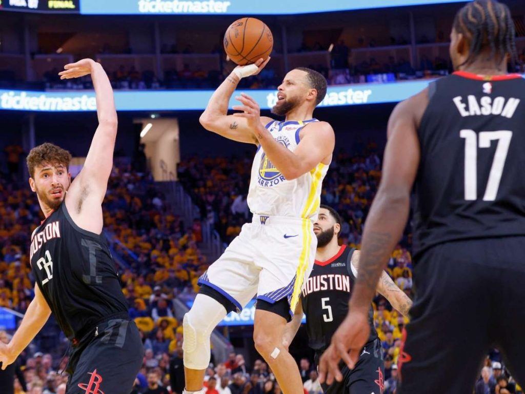 Golden State venció a Houston y toman ventaja en la serie