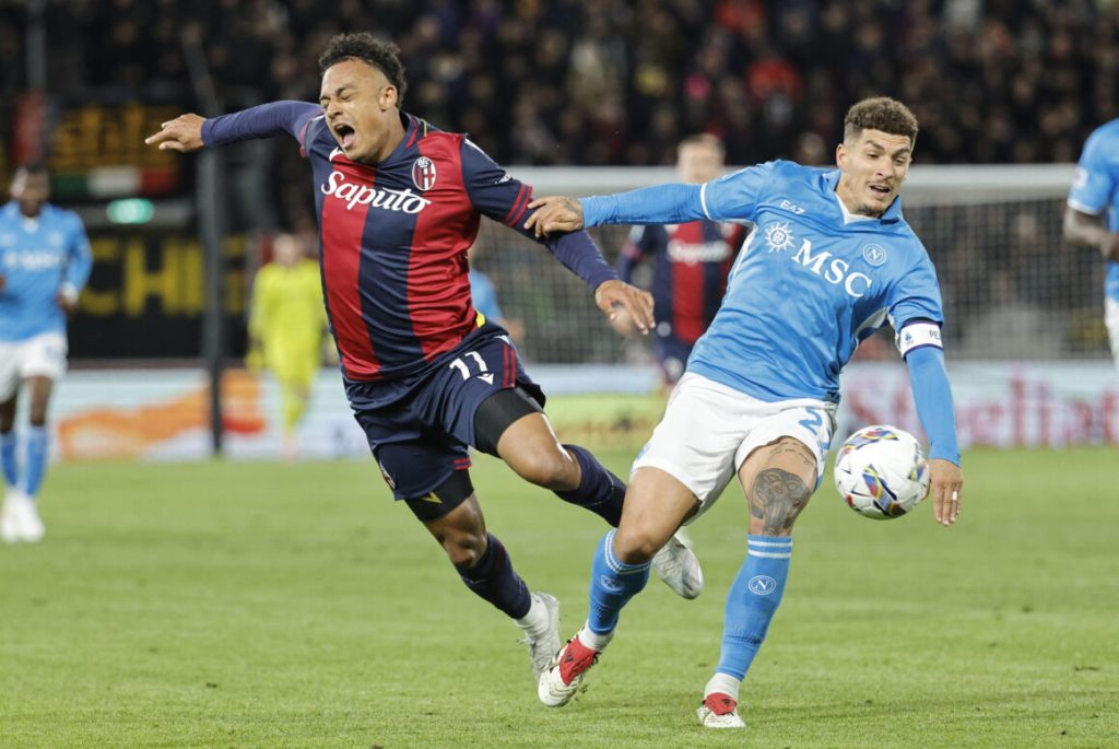 Bologna consigue un empate que pone en aprietos al Napoli