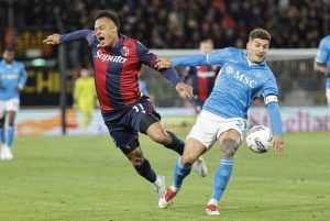 Bologna consigue un empate que pone en aprietos al Napoli