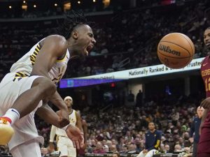 Los Pacers remontan y ganan ante los Kings