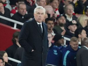 Luis Figo sale en defensa de Ancelotti