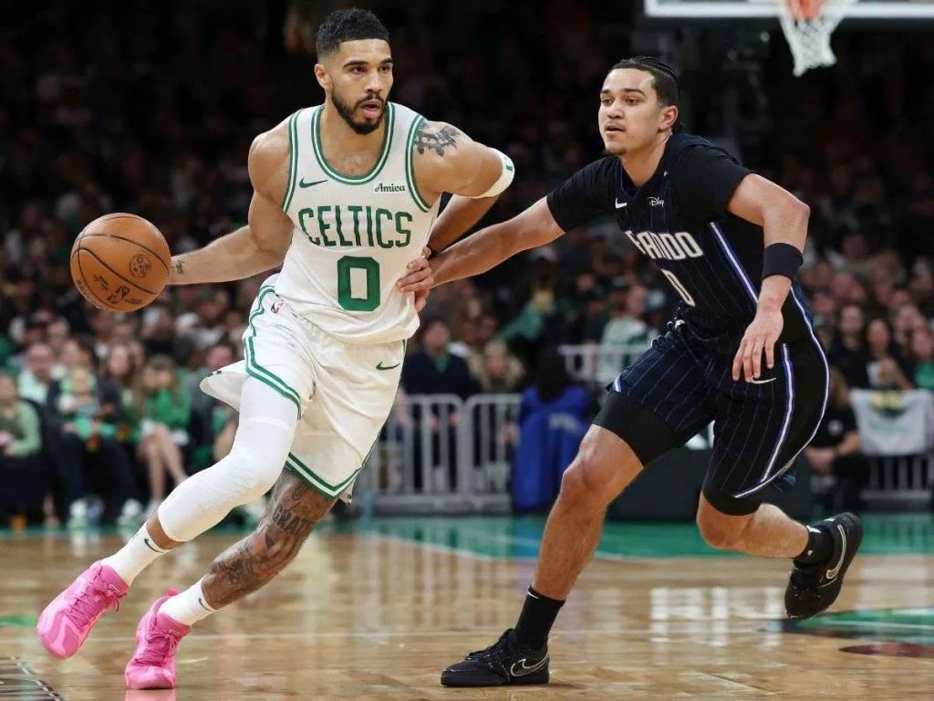 Celtics tomó la batuta ante Magic