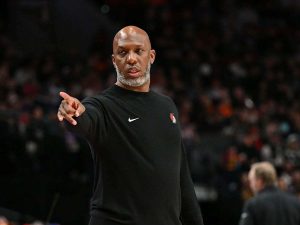 Blazers renuevan a su técnico Chauncey Billups