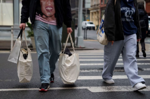 Las cosas más sorprendentes que los estadounidenses están acumulando por temor a los aranceles