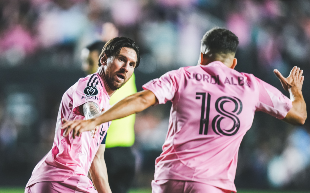 Lionel Messi y Jordi Alba en la victoria de Inter Miami sobre Los Angeles FC: / X: @InterMiamiCF