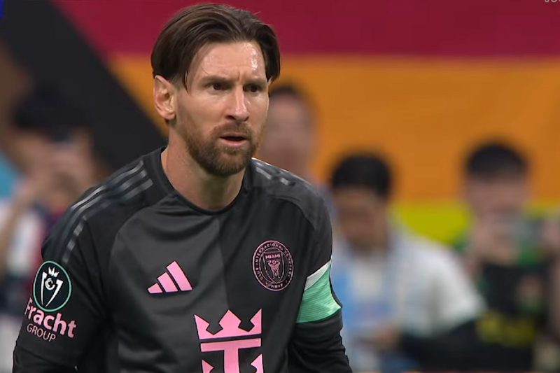 Tensión total: el cara a cara de Messi con Cubas en Vancouver
