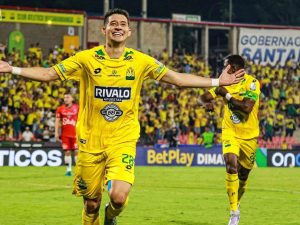 Bucaramanga triunfó con gol de Leo Flores