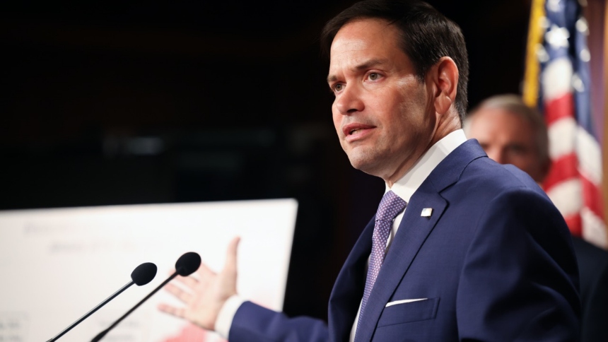 Marco Rubio reitera que Nicolás Maduro usó al Tren de Aragua para desestabilizar EEUU, como lo hizo Fidel con criminales cubanos