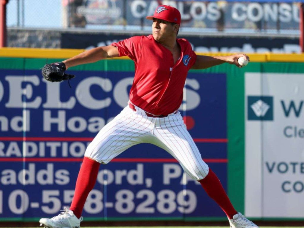 Ranger Suárez luce recuperado de la espalda