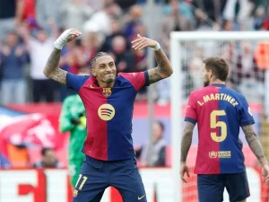 Raphinha sentenció la remontada del Barcelona