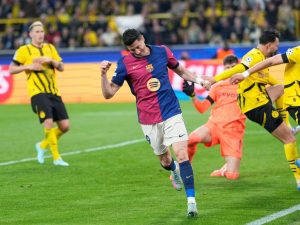 Barcelona cae pero avanza a semis de Champions