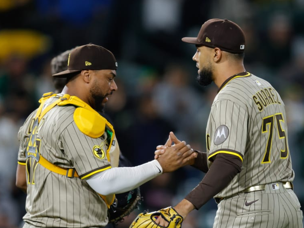 Robert Suárez obtuvo salvamento clave para San Diego