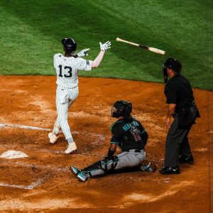 Judge brilla con tres jonrones y los Yankees evitan la barrida