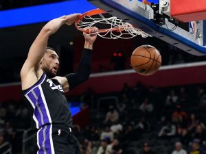 Zach LaVine comandó la victoria de los Kings