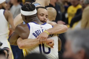 NBA: Con Curry y Butler, Warriors clasifican a Playoffs