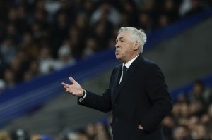 El entrenador del Real Madrid, el italiano Carlo Ancelotti, en el estadio Santiago Bernabéu, en Madrid. EFE/JuanJo Martín
