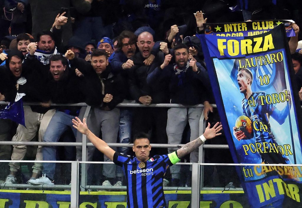 El jugador del Inter Milan Lautaro Martinez celebra el 1-1 durante el partido de vuelta de cuartos de la UEFA Champions Leagueque jugaron Inter y Bayern en Milán, Italia. EFE/EPA/MATTEO BAZZI