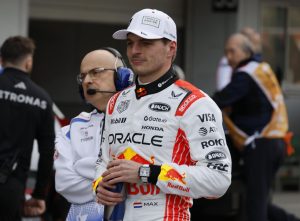 El piloto neerlandés de Red Bull, Max Verstappen, tras lograr la 'pole' para el Gran Premio de Fórmula 1 de Japón 2025 en el Circuito de Suzuka. EFE/EPA/FRANCK ROBICHON