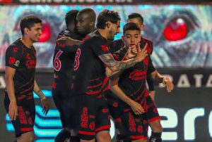 Jugadores de Tijuana celebran un gol en el estadio Caliente de la ciudad de Tijuana en el estado de Baja California (México). Archivo. EFE/ Alejandro Zepeda
