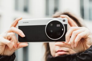 Diez años después, Xiaomi ha recuperado la corona del smartphone en China. Y lo ha hecho siendo más Huawei que nunca