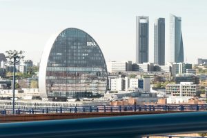 BBVA quiere comprar Sabadell por menos de lo que vale